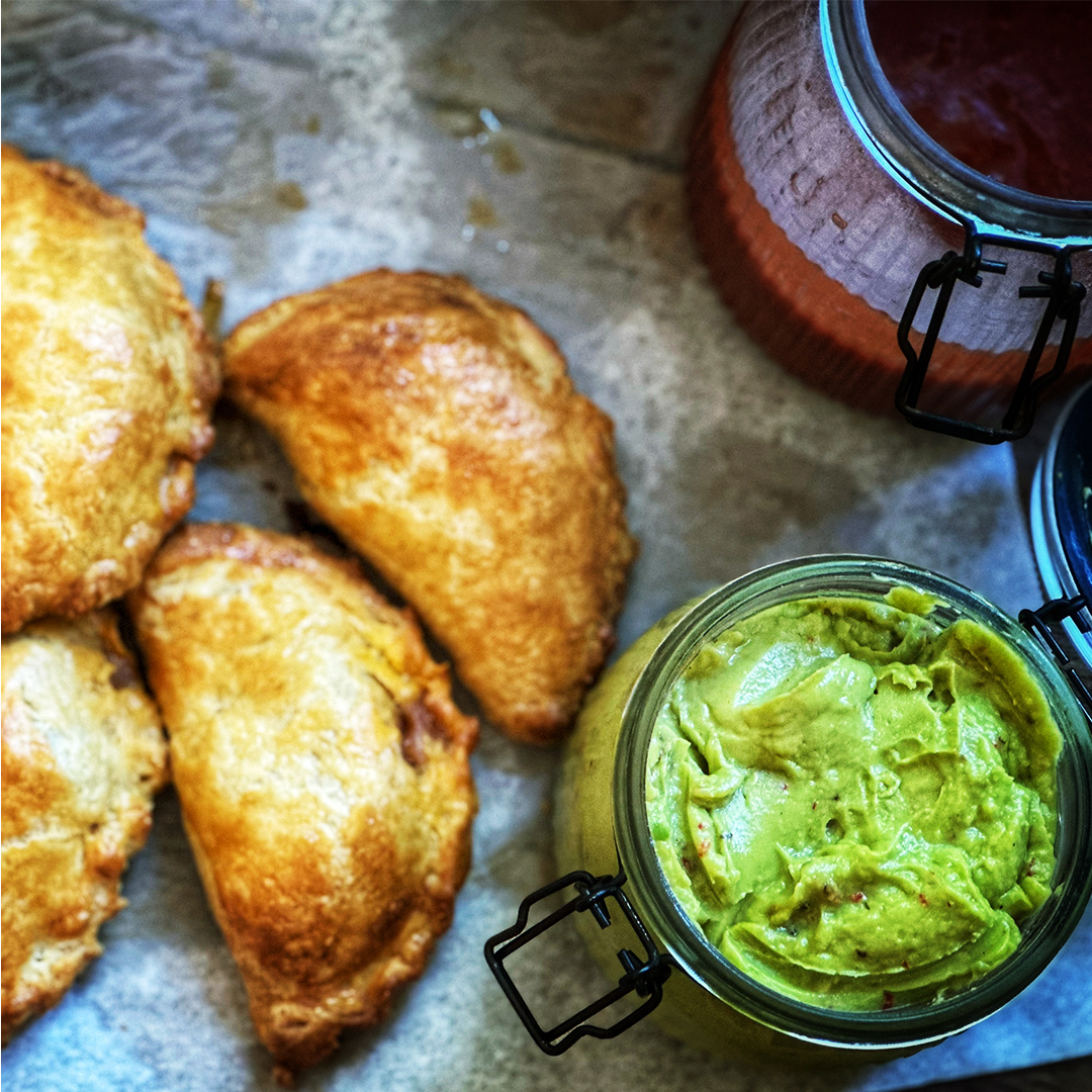 empanadas-med-kryddig-tomatsas-och-guacamole