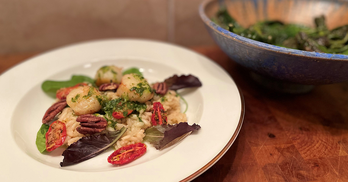 Risotto med halstrade pilgrimsmusslor Recept Vinlistan