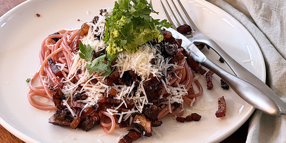 vinkokt-rod-pasta-med-karamelliserad-lok